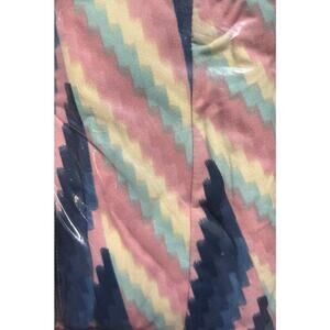 TC LuLaRoe leggings. Fits sizes 10/12-18/20